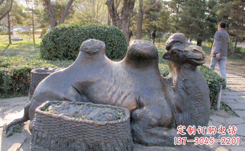 保定公园骆驼动物铜雕
