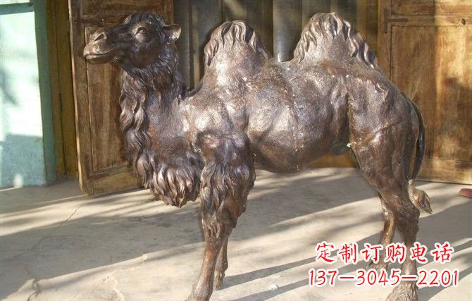 保定静谧与动感并存，宁州中领雕塑定制骆驼铜雕