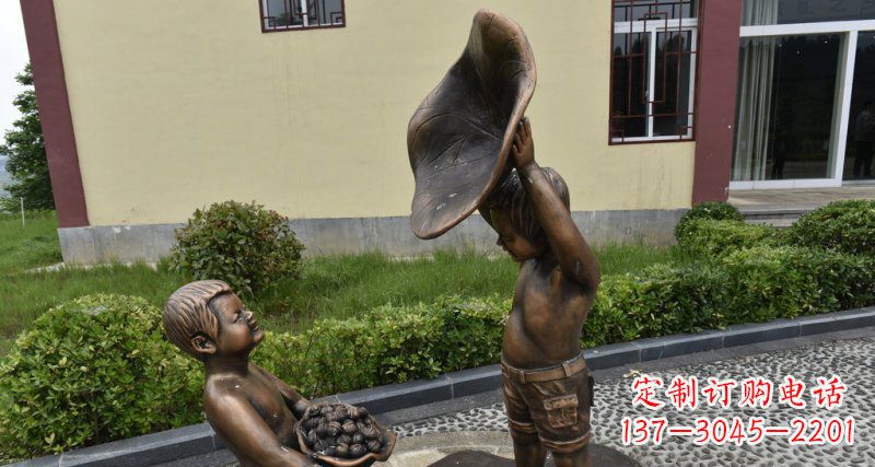 保定精美铜雕帽子装核桃的小男孩