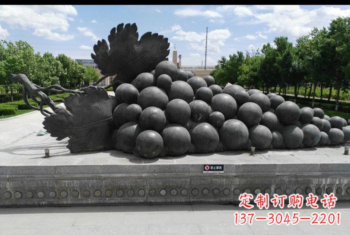 保定美轮美奂的葡萄铜雕塑