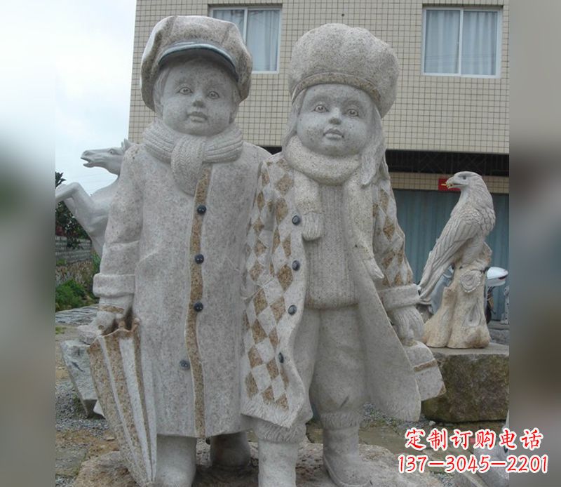 保定公园情侣人物石雕