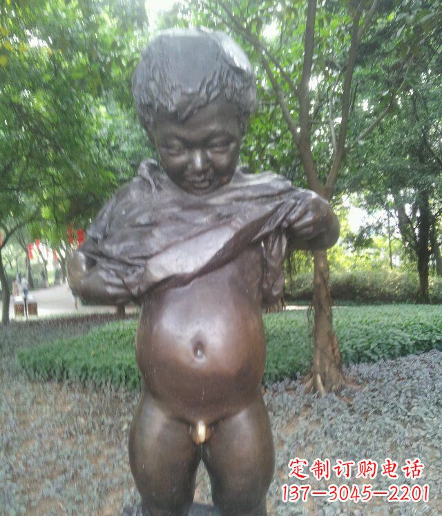 保定萌动活泼的男孩铜雕塑