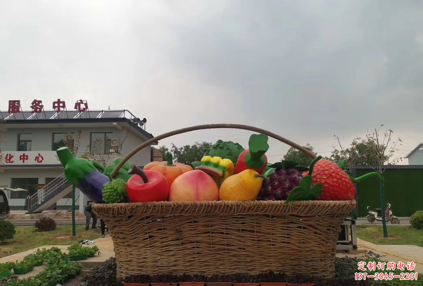 保定玻璃钢仿真水果篮雕塑