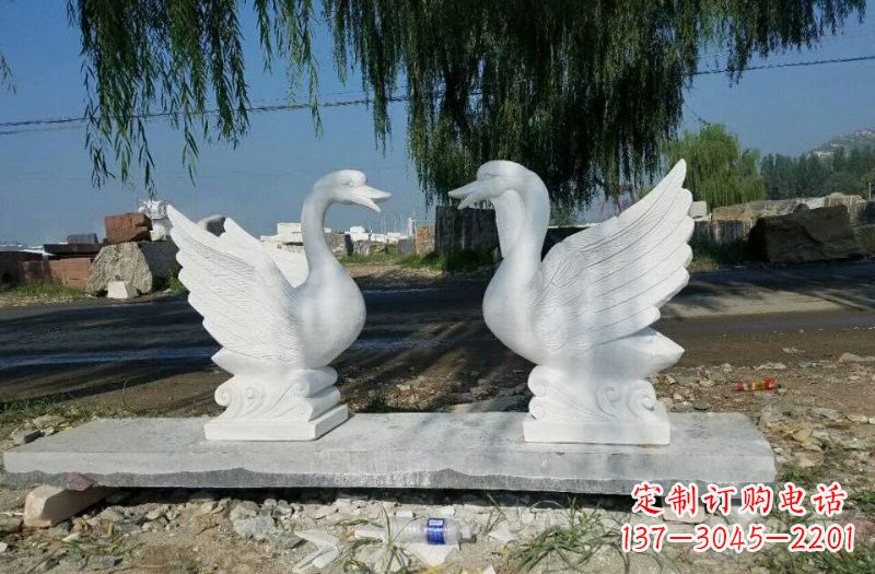 保定浪漫传情——中领雕塑定制天鹅石雕