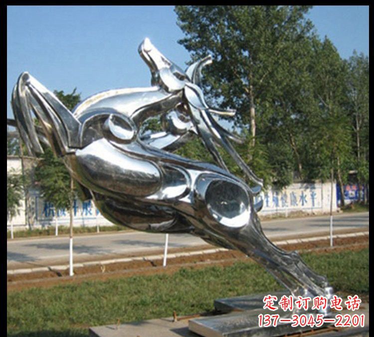 保定公园跳跃的梅花鹿不锈钢雕塑
