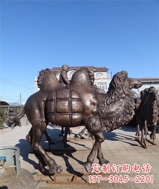 保定公园铜雕骆驼