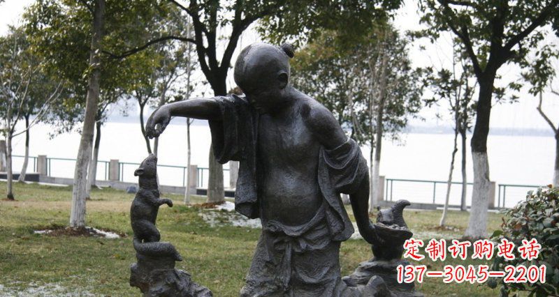 保定铜质高端松鼠雕塑
