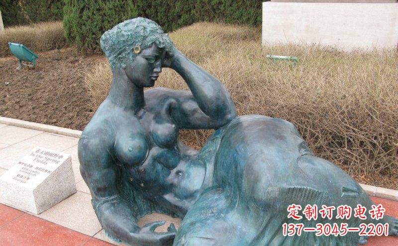 保定公园西方女人人物铜雕_2