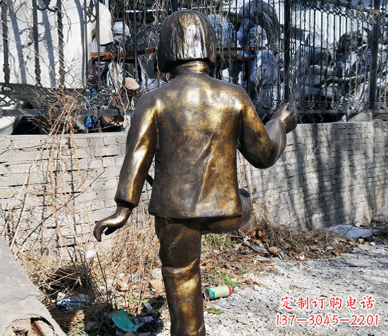 保定纯正艺术——公园小女孩踢毽子铜雕