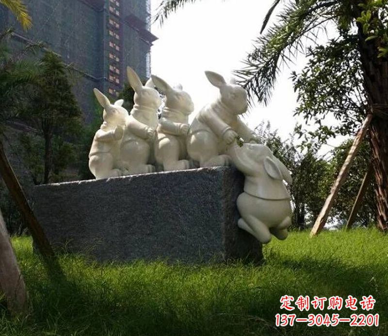 保定中领雕塑精美兔子石雕