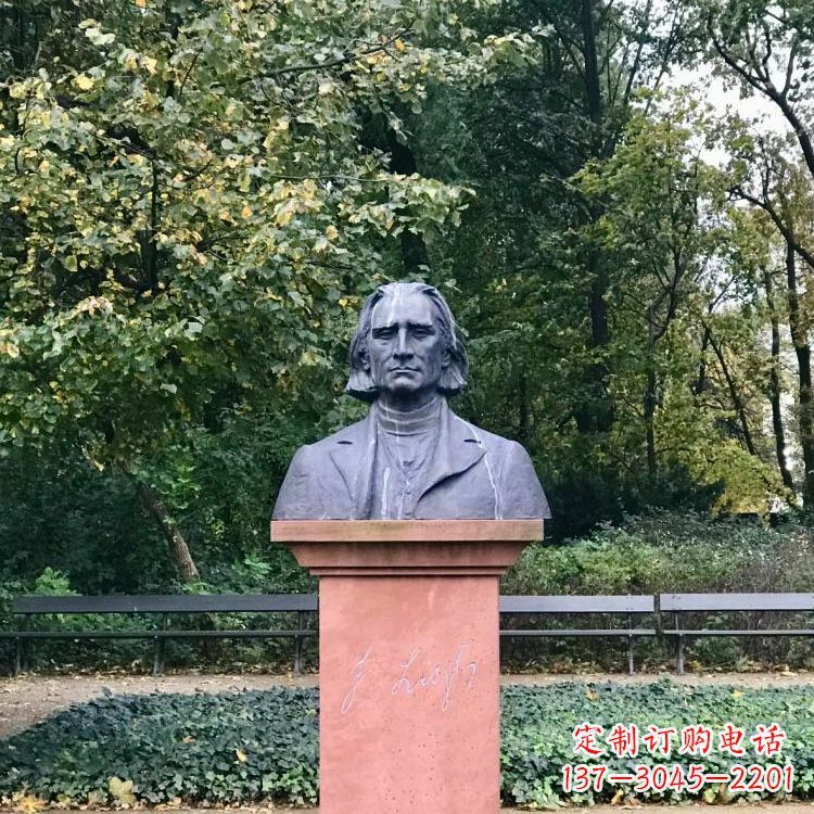 保定钢琴音乐家肖邦的经典雕塑