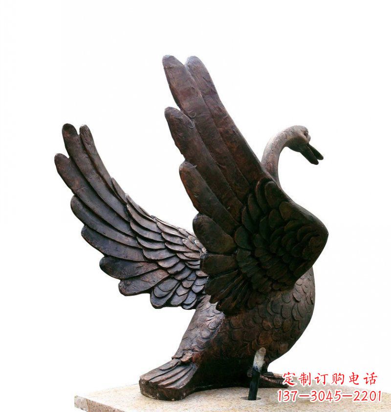 保定欣赏翱翔的天鹅铜雕