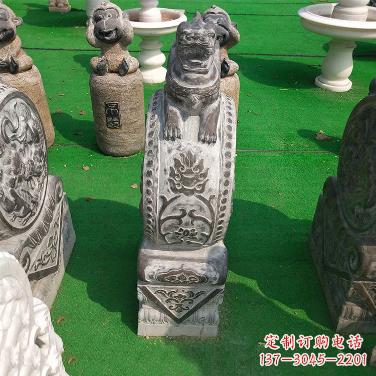 保定古代石雕狮子门墩雕塑