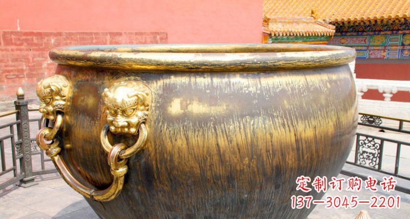保定故宫圆形水缸铜雕,展现古典典雅之美