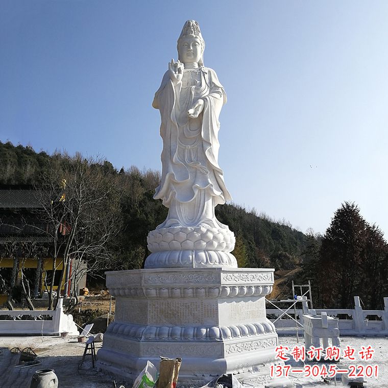 保定公园雍容华贵的观音石雕