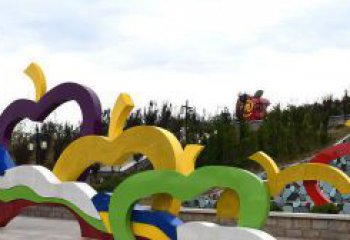 保定广场艺术：不锈钢抽象彩色苹果雕塑