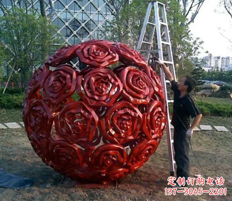 保定不锈钢玫瑰花镂空雕塑