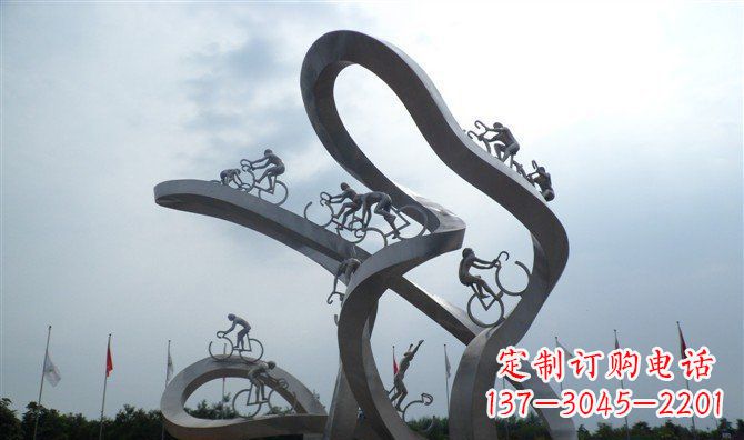 保定广场不锈钢骑自行车人物雕塑