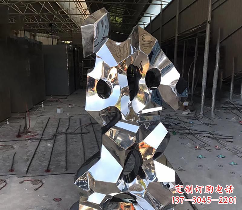 保定别具匠心的太湖石雕塑