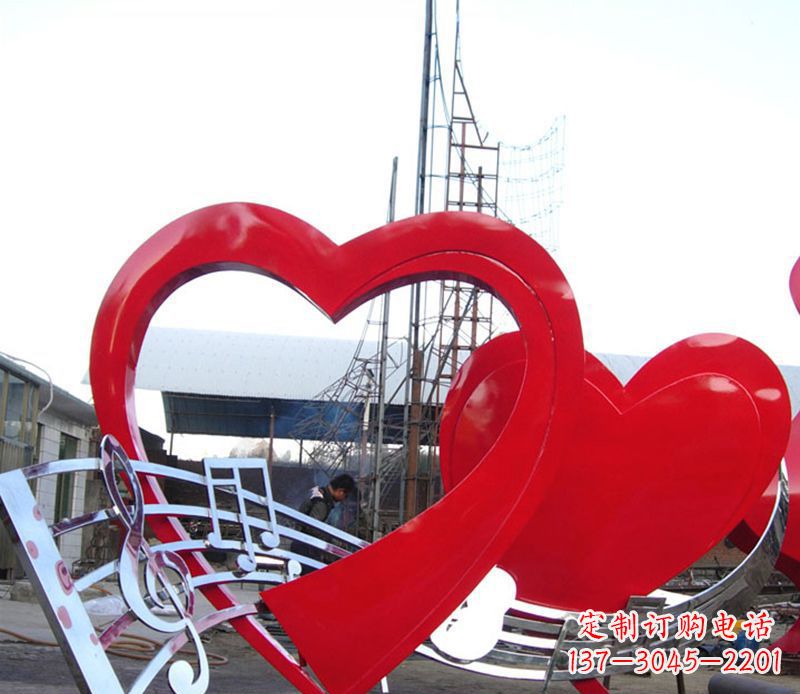 保定中领雕塑:音符桃心景观雕塑,给你的生活带去美妙的旋律