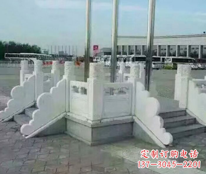 保定中领雕塑提供绚丽升旗台石雕,一种标志性的…