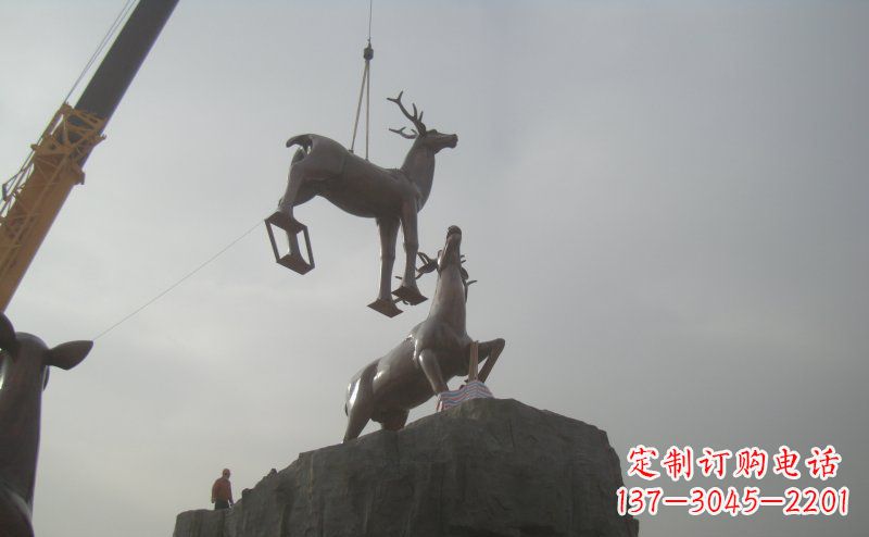 保定广场梅花鹿动物铜雕