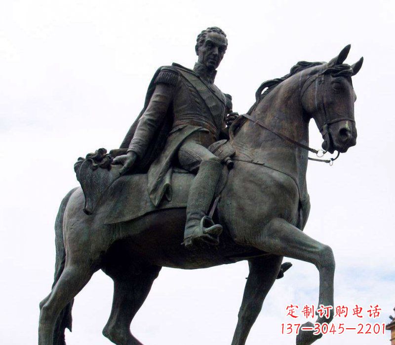 保定广场骑马的西方人物铜雕