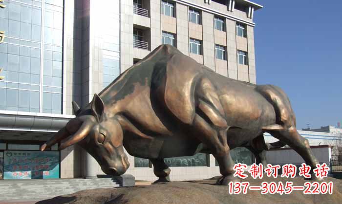 保定拓荒牛铜雕塑——将历史传承到现代