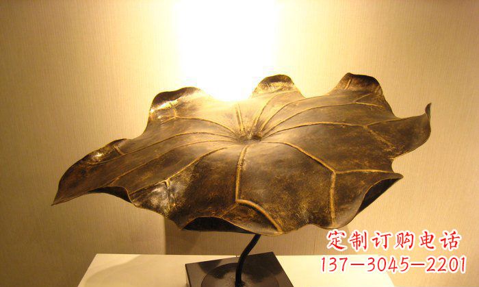 保定深受人们喜爱的铜雕荷叶雕塑,由贵金属精铸…