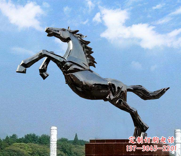 保定浑然天成的激情奔马雕塑