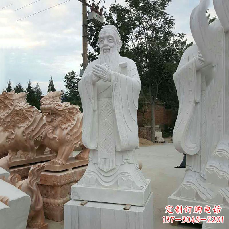 保定海外的孔子雕像——展示中国文化的象征
