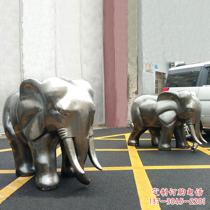 保定憨态大象不锈钢镜面雕塑