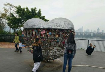 保定不锈钢英文字母镂空景观雕塑