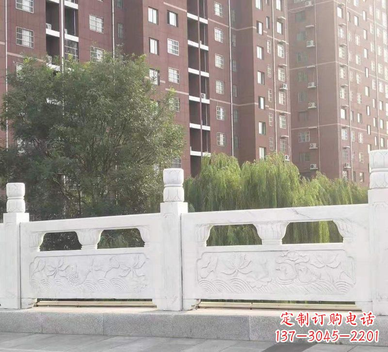 保定汉白玉荷花鲤鱼浮雕栏板--精美雕刻点缀室内空间