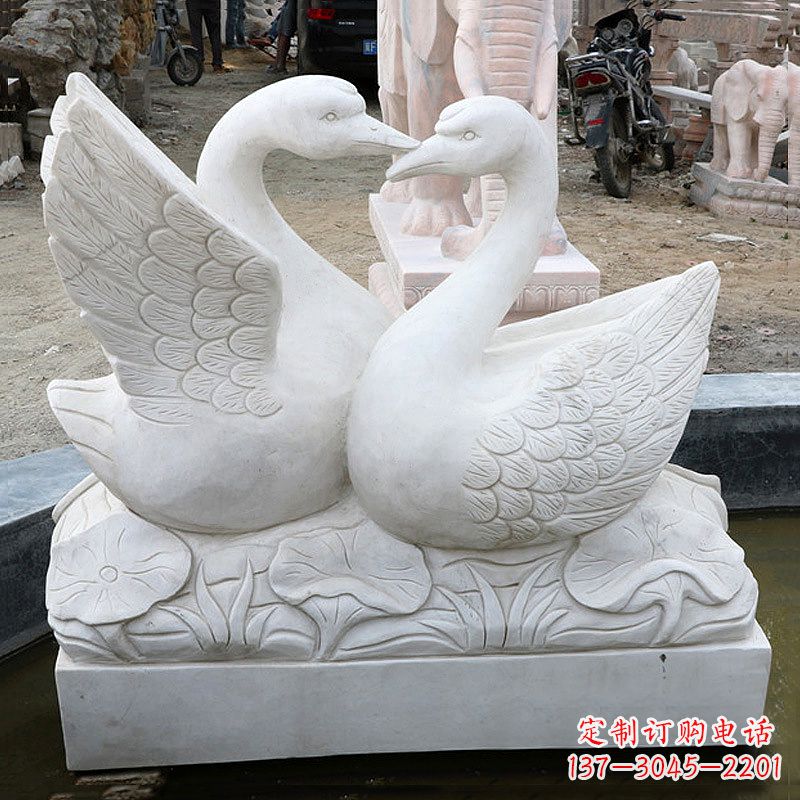 保定精美绝伦的汉白玉天鹅石雕塑