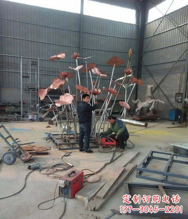 保定荷花荷叶铜雕,营造梦幻氛围