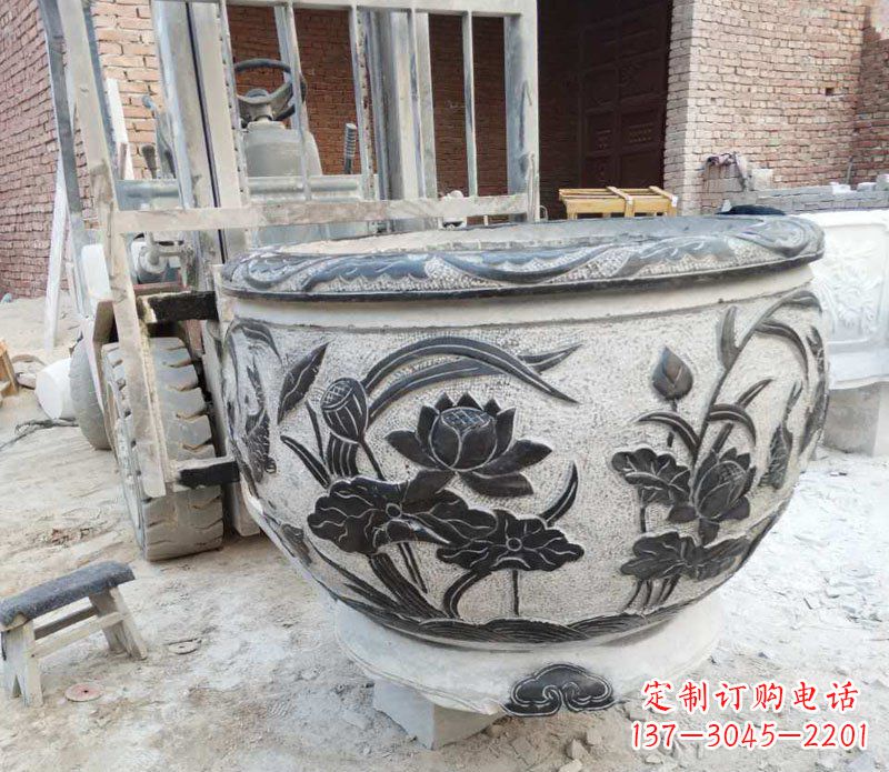 保定中领雕塑青石荷花水缸雕塑以其独特的设计、…