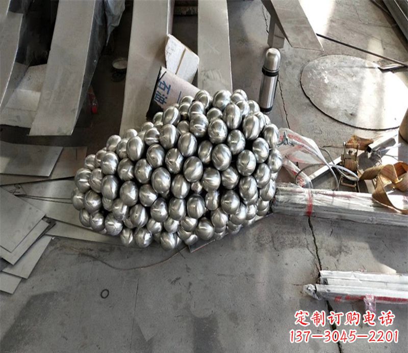 保定西洋风情摩登不锈钢葡萄雕塑