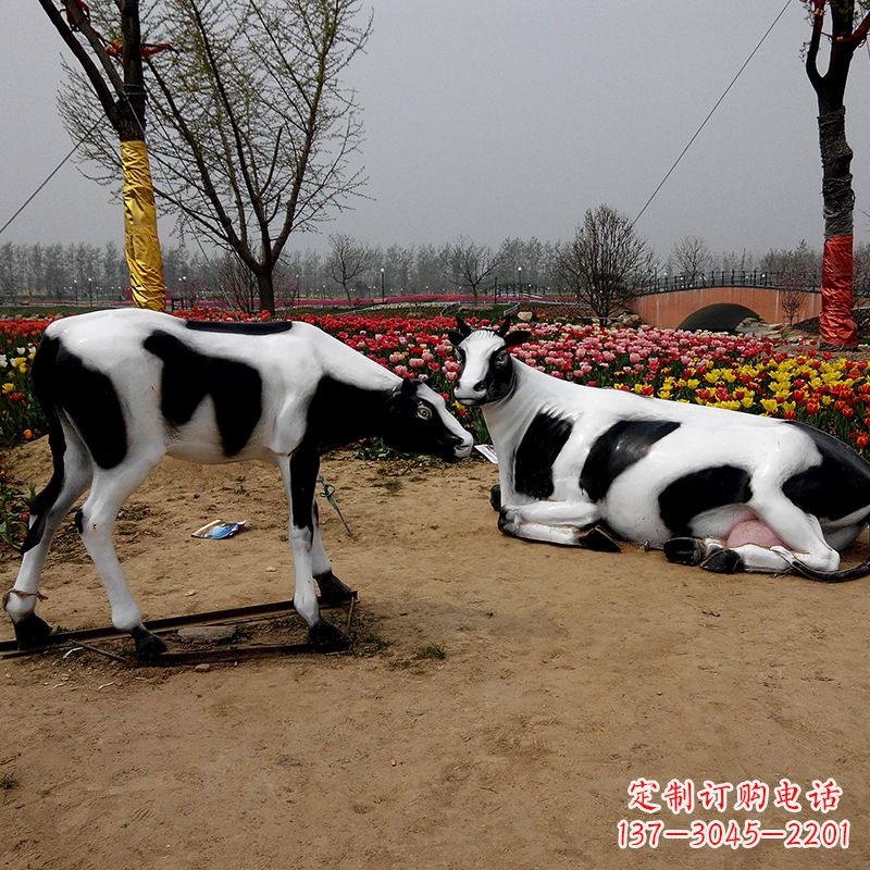 保定室外仿真动物雕塑-奶牛,为您打造精美细腻的艺术品