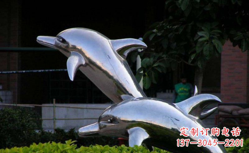 保定彰显自由灵动的不锈钢跳跃海豚雕塑