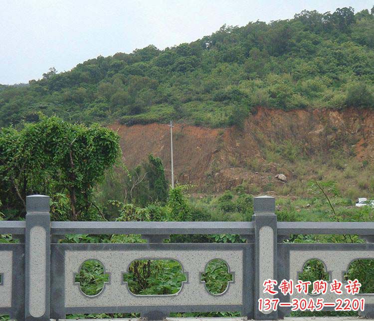 保定景区仿古栏板石雕：展现华丽古典风格的雕塑艺术