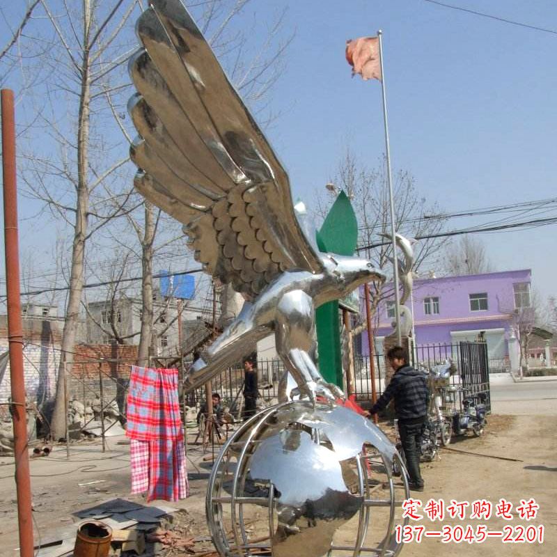 保定超越传统的老鹰不锈钢雕塑