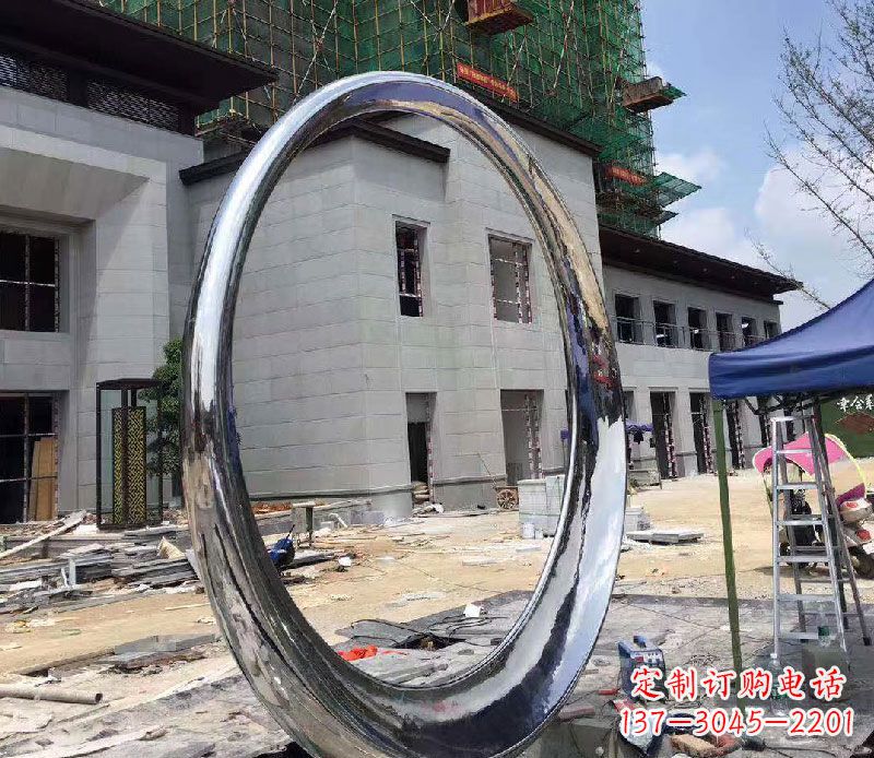 保定精致典雅的镜面不锈钢圆环雕塑