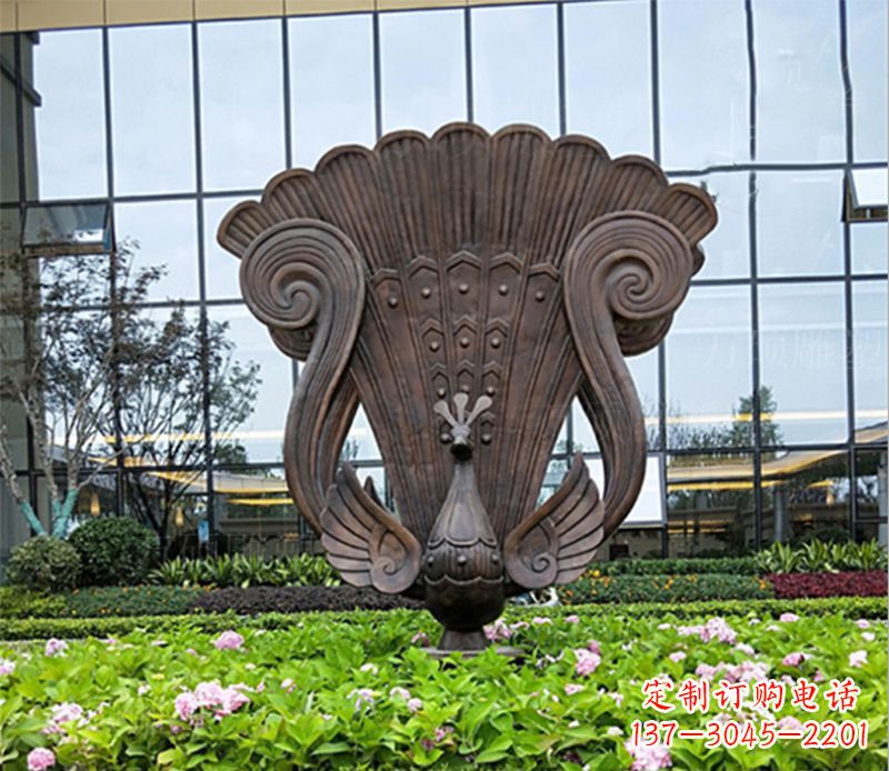 保定装点家园的精美孔雀雕塑