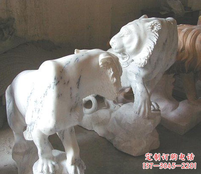 保定领雕塑是一家专业的雕塑定制厂家,我们的老…