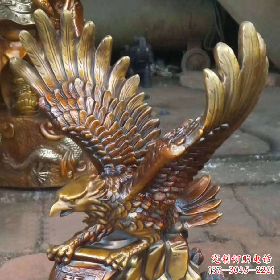 保定雕塑精灵:翱翔于天际的老鹰雕塑