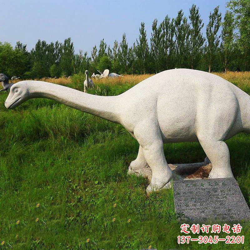 保定雕塑精美,细节精准,呈现出自然风情,瑞士红宝石动物雕塑