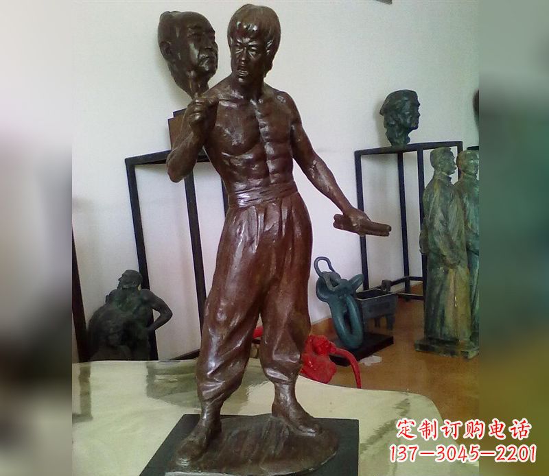 保定经典传奇-李小龙铜雕塑