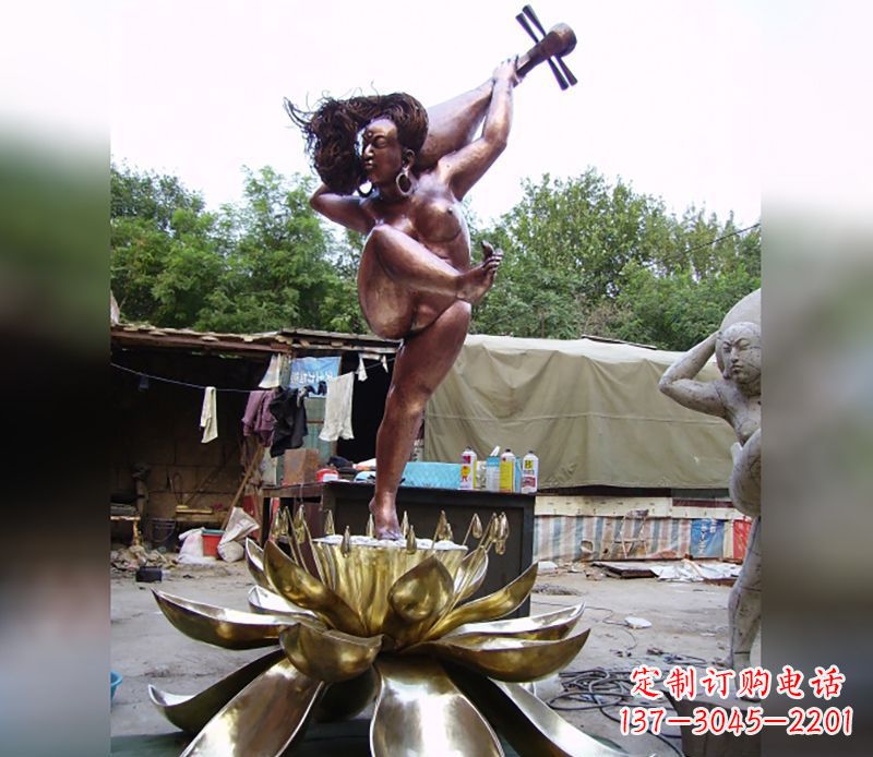 保定如神般的精美莲花铜雕塑