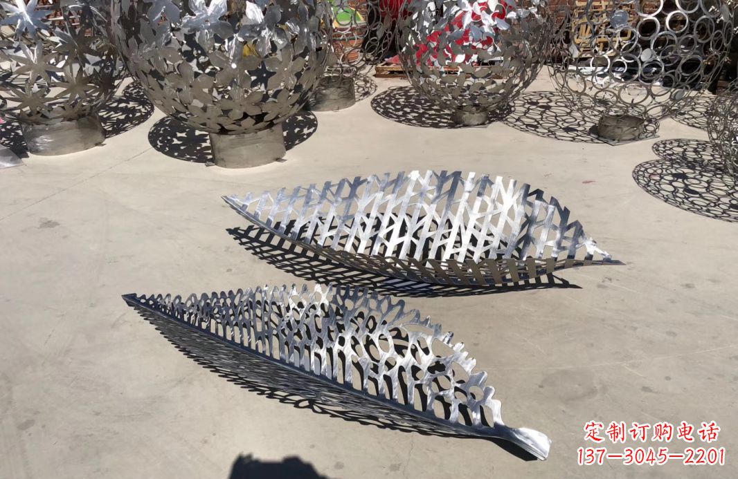 保定中领雕塑-树叶镂空景观雕塑